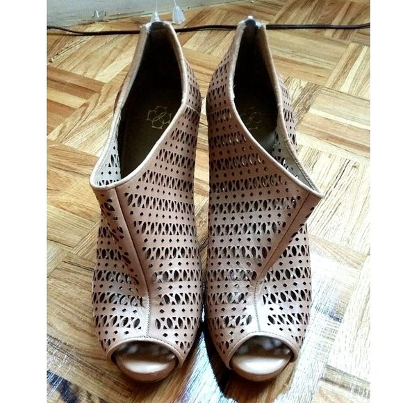 Ann Taylor nude tan perforated mesh leather ankle boots booties high heels 9 1/2 - Picture 2 of 12